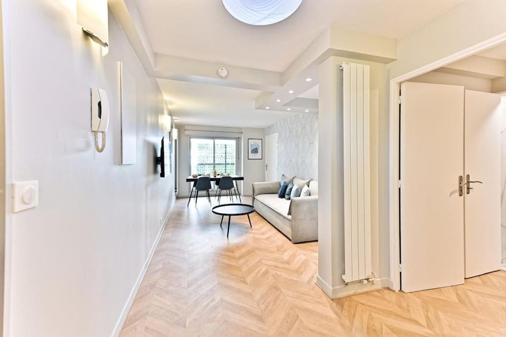 Spacieux Et Paisible 19eme Appartement Parijs